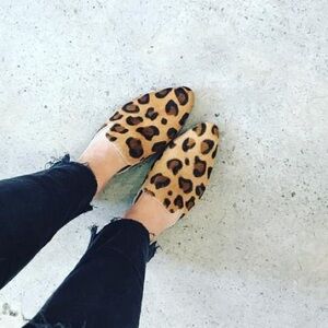 El Zapato Leather Mules in Leopard (light hide)